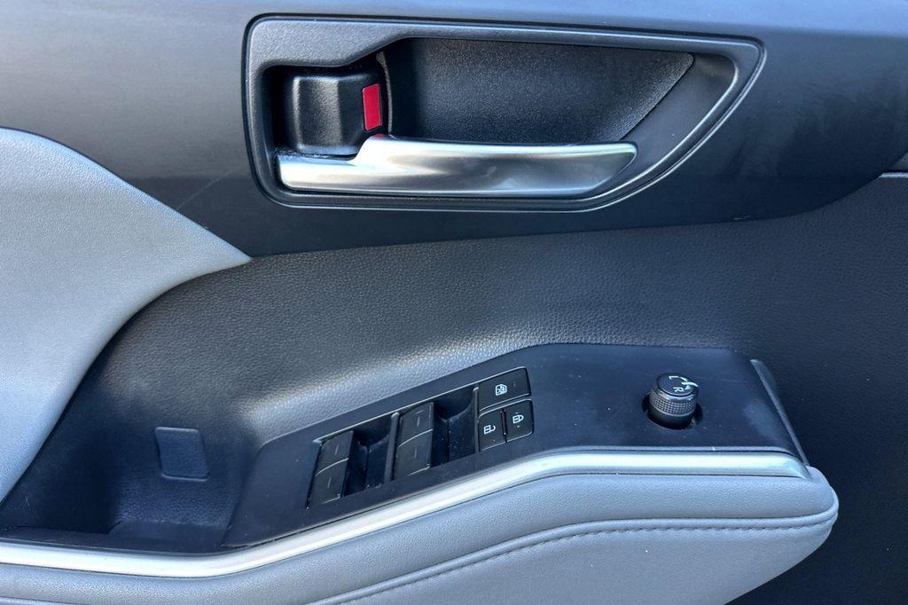 used 2023 Toyota Highlander Hybrid car, priced at $31,890