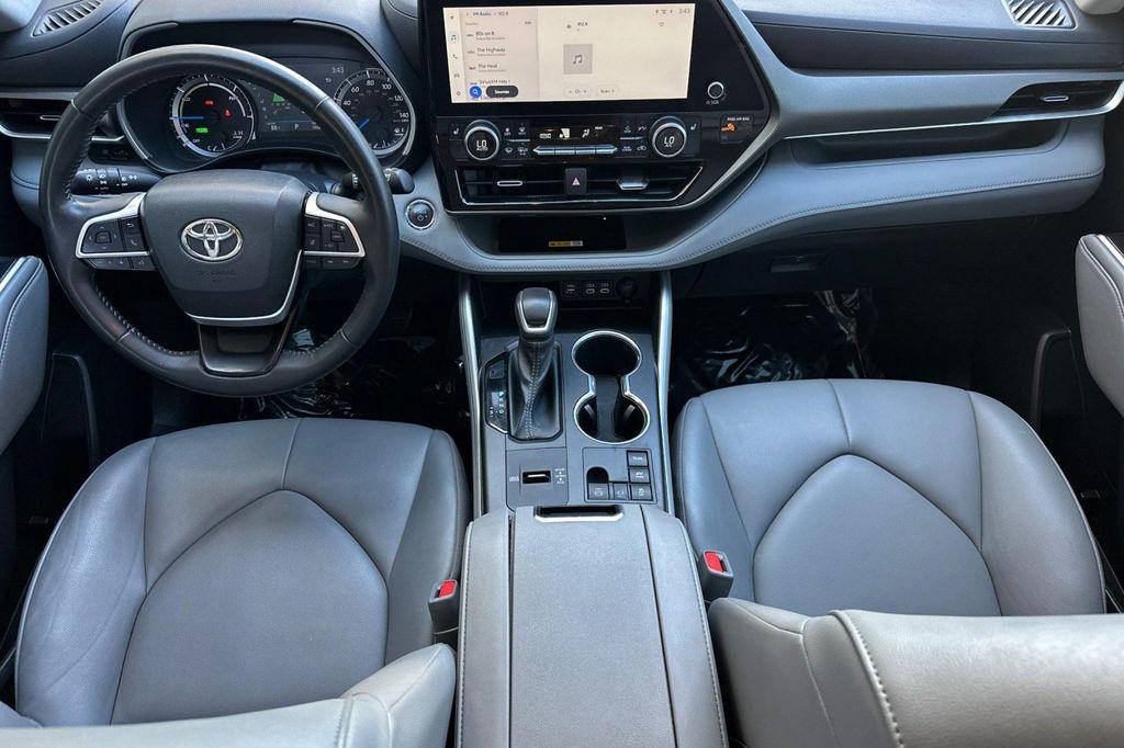 used 2023 Toyota Highlander Hybrid car, priced at $31,890