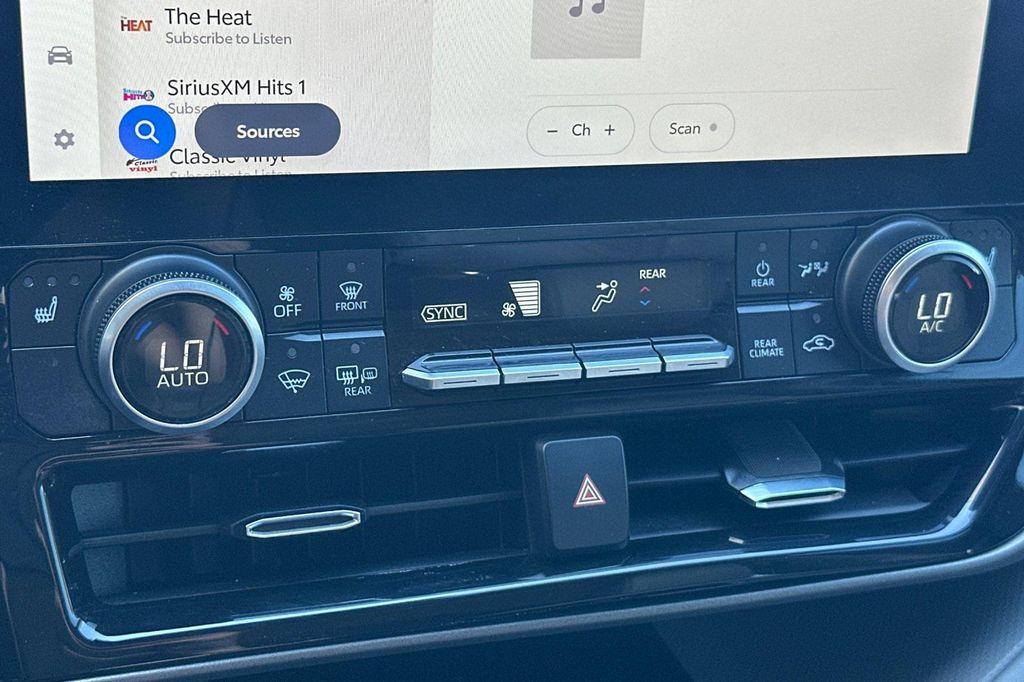 used 2023 Toyota Highlander Hybrid car, priced at $31,890