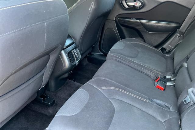 used 2016 Jeep Cherokee car