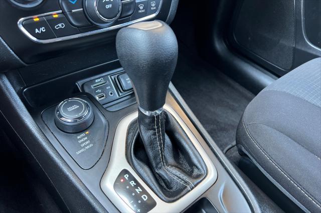used 2016 Jeep Cherokee car