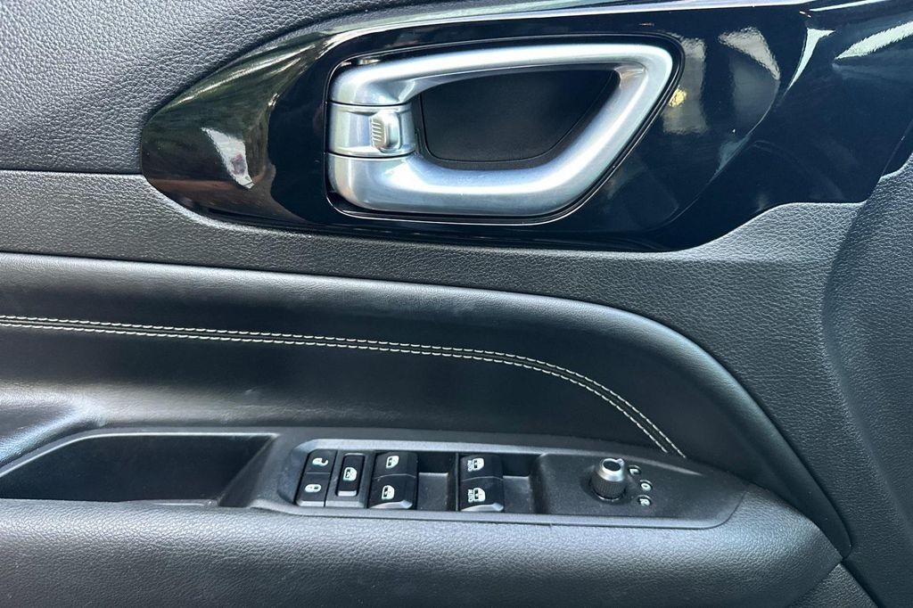 used 2024 Jeep Compass car, priced at $25,995