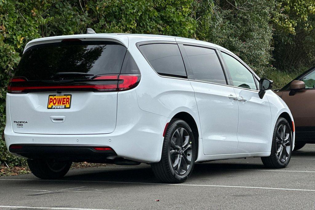 new 2026 Chrysler Pacifica car, priced at $47,065