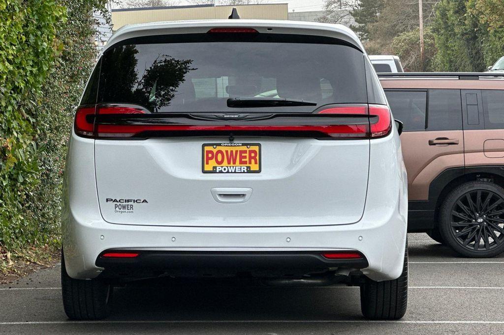new 2026 Chrysler Pacifica car, priced at $47,065