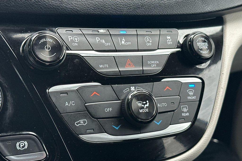 used 2018 Chrysler Pacifica car, priced at $18,439