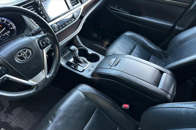 used 2014 Toyota Highlander car, priced at $18,990
