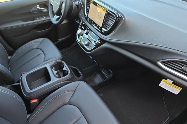 new 2025 Chrysler Pacifica car, priced at $44,940