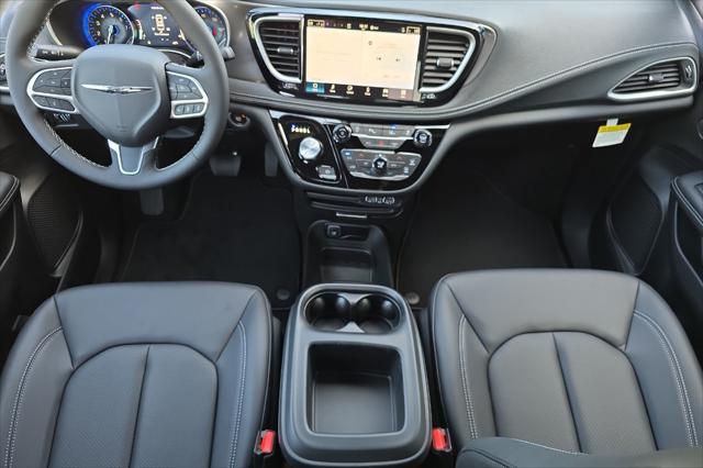 new 2025 Chrysler Pacifica car, priced at $44,940