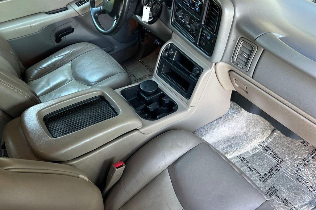 used 2001 Chevrolet Suburban car, priced at $14,995