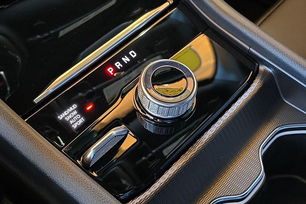 new 2025 Jeep Grand Cherokee car, priced at $45,750