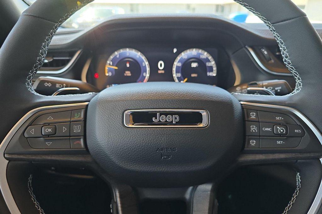 new 2025 Jeep Grand Cherokee car, priced at $45,750