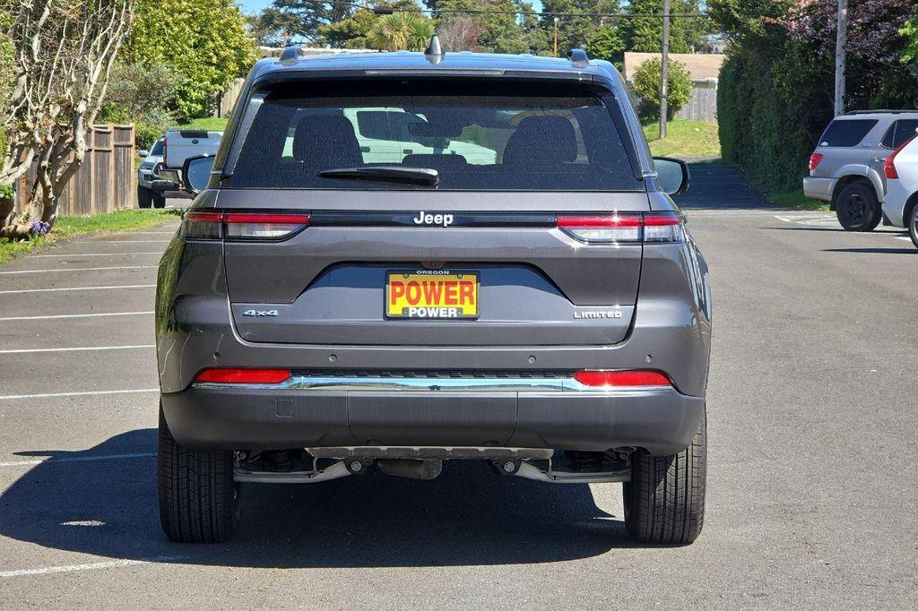 new 2025 Jeep Grand Cherokee car, priced at $45,750