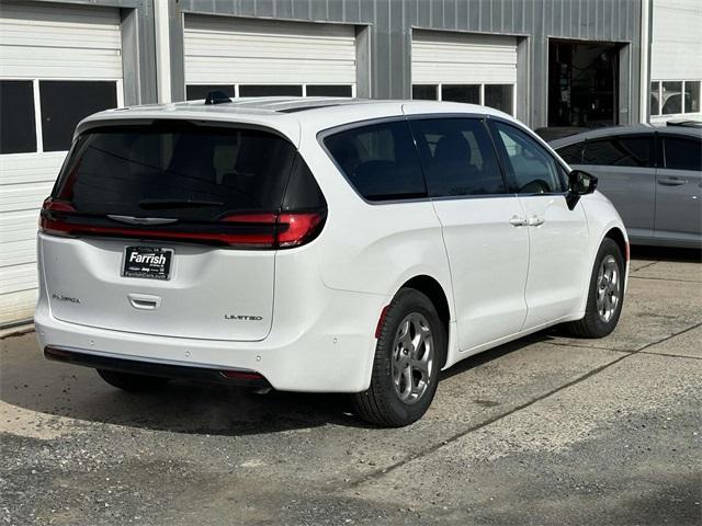 new 2024 Chrysler Pacifica car, priced at $43,724