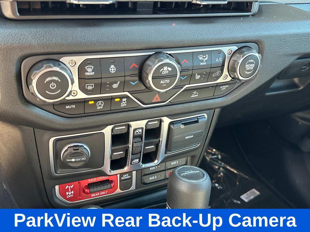 new 2025 Jeep Gladiator car, priced at $39,805