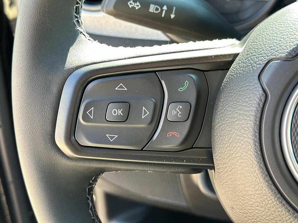 new 2025 Jeep Gladiator car, priced at $39,805