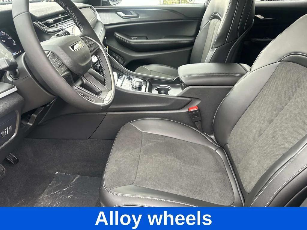 new 2025 Jeep Grand Cherokee car, priced at $35,255