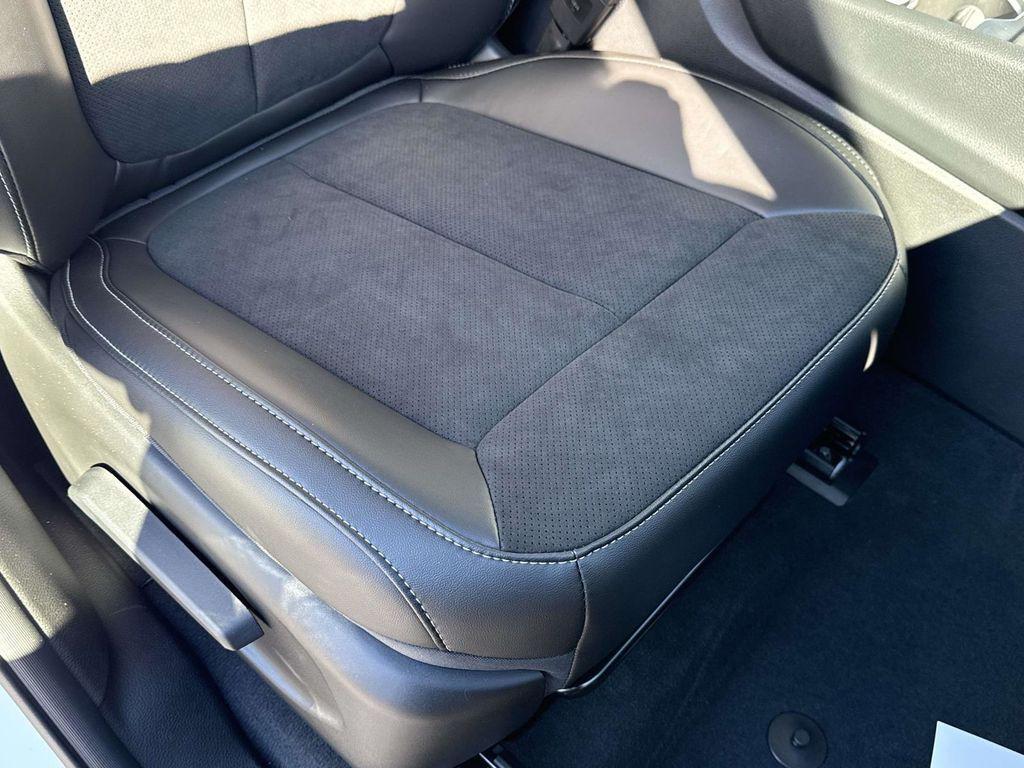 new 2025 Jeep Grand Cherokee L car, priced at $37,879