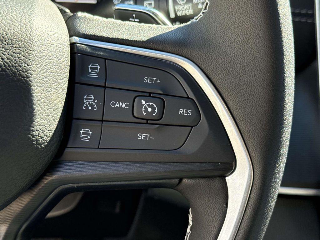 new 2025 Jeep Grand Cherokee L car, priced at $37,879