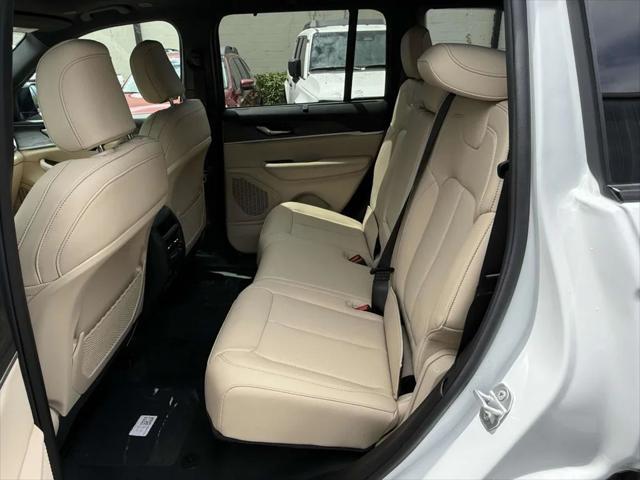 new 2025 Jeep Grand Cherokee car, priced at $44,938