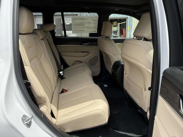 new 2025 Jeep Grand Cherokee car, priced at $44,938