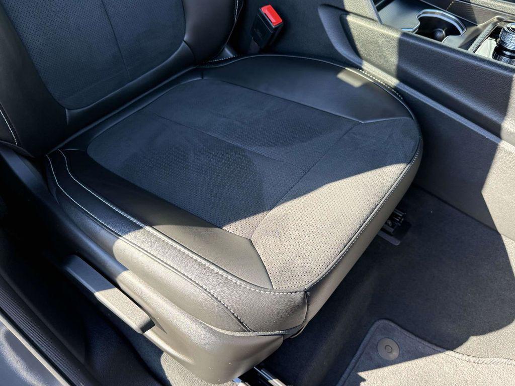 used 2025 Jeep Grand Cherokee car, priced at $37,000