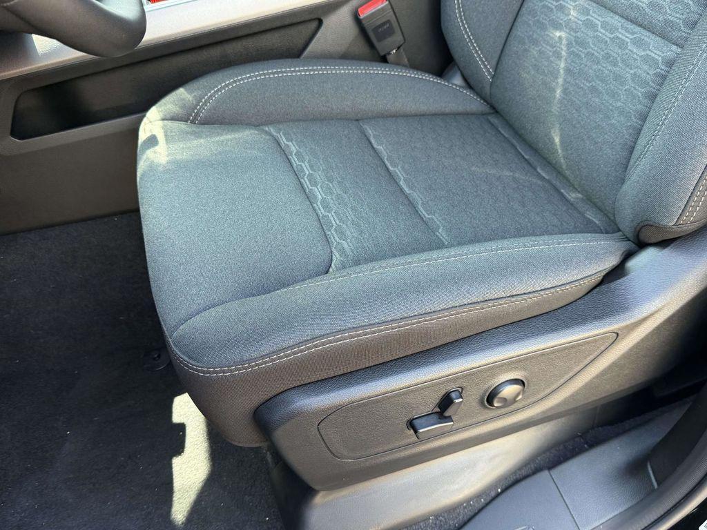 new 2025 Ram 1500 car, priced at $47,197