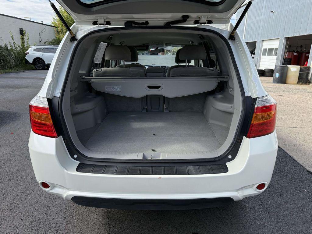 used 2008 Toyota Highlander car, priced at $8,995