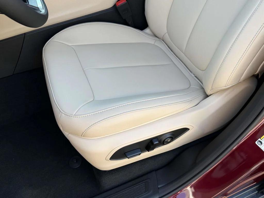 new 2025 Jeep Grand Cherokee car, priced at $40,752