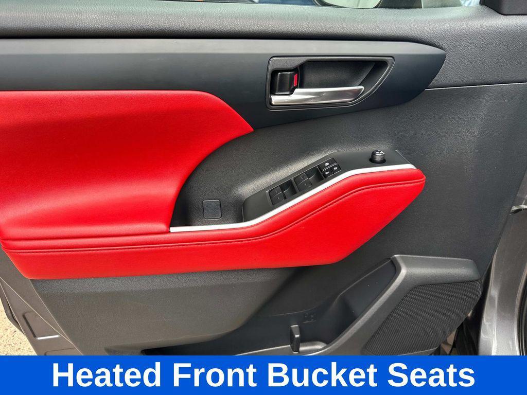 used 2023 Toyota Highlander car, priced at $41,995