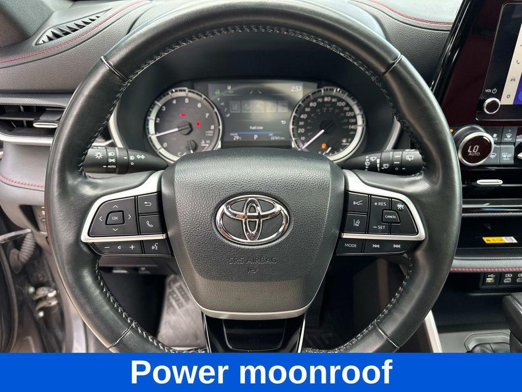 used 2023 Toyota Highlander car, priced at $41,995