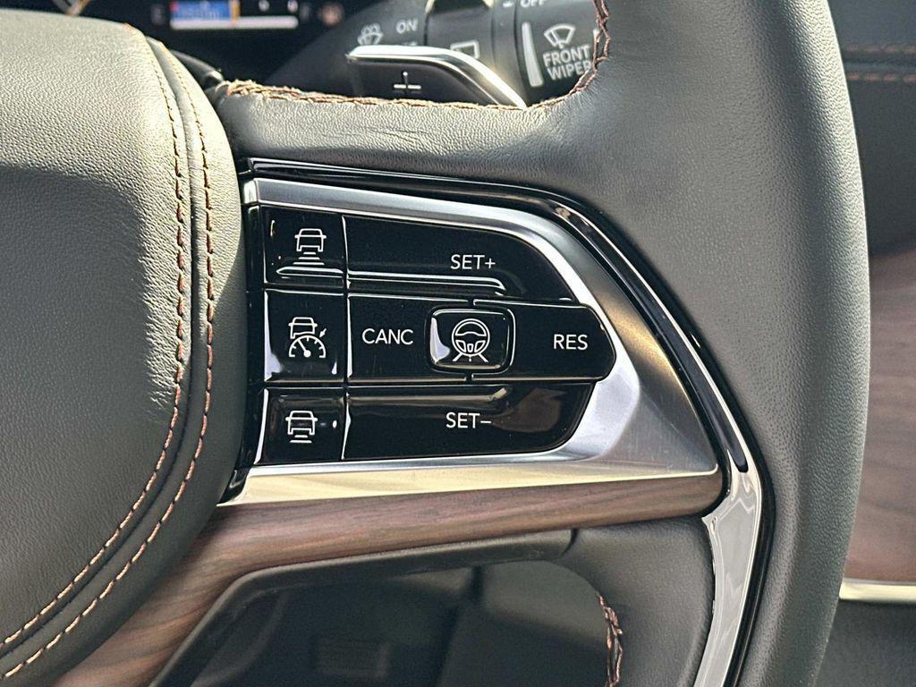 new 2025 Jeep Grand Cherokee car, priced at $53,770