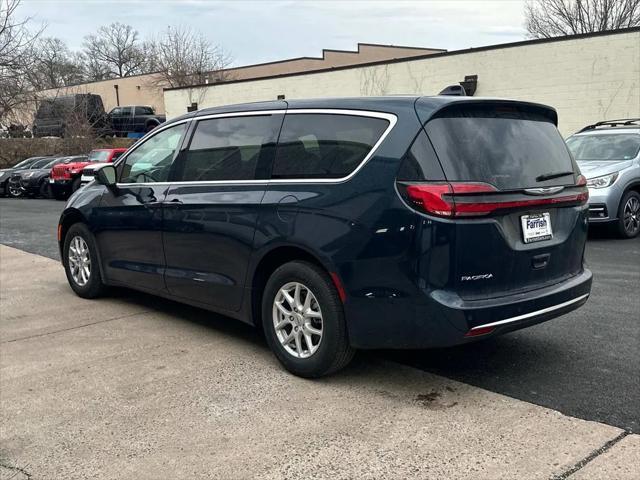 new 2025 Chrysler Pacifica car, priced at $38,121