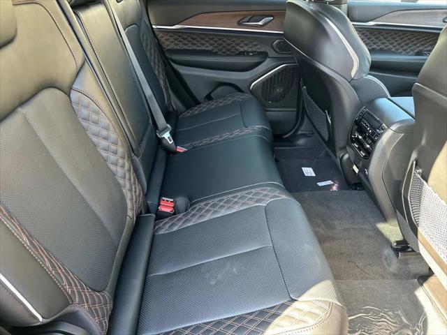 new 2025 Jeep Grand Cherokee car, priced at $55,395