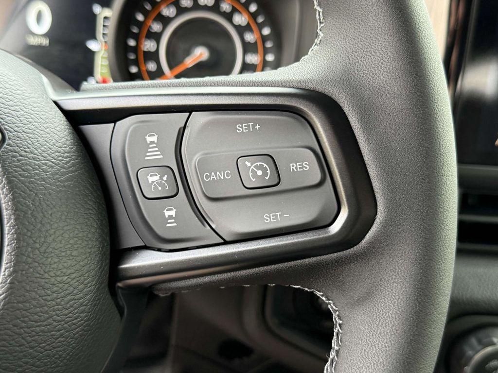 new 2025 Jeep Wrangler car, priced at $47,353