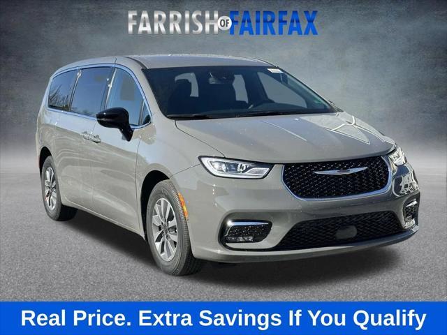 new 2025 Chrysler Pacifica Hybrid car, priced at $44,497
