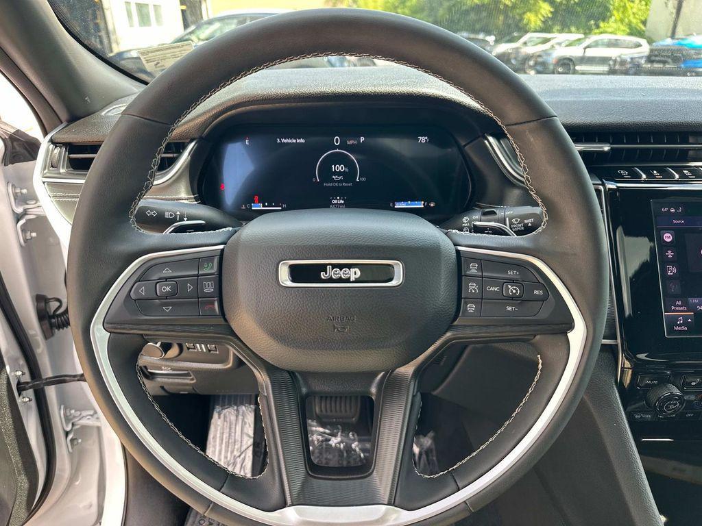 used 2025 Jeep Grand Cherokee car, priced at $34,600