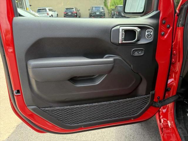 new 2025 Jeep Wrangler car, priced at $33,932
