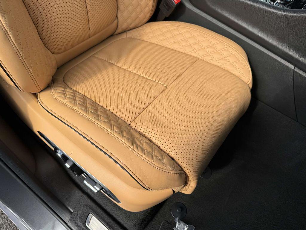 new 2025 Jeep Grand Cherokee car, priced at $53,770