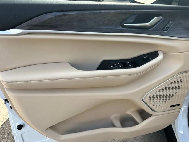 used 2022 Jeep Grand Cherokee car, priced at $33,000
