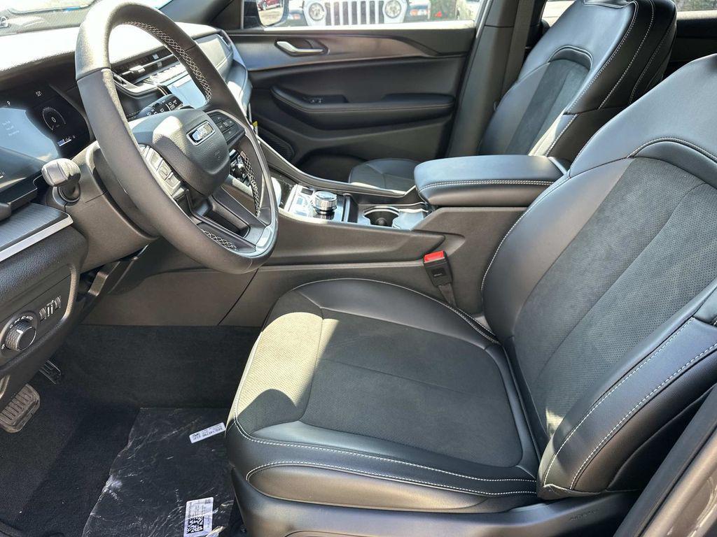 new 2025 Jeep Grand Cherokee L car, priced at $39,165