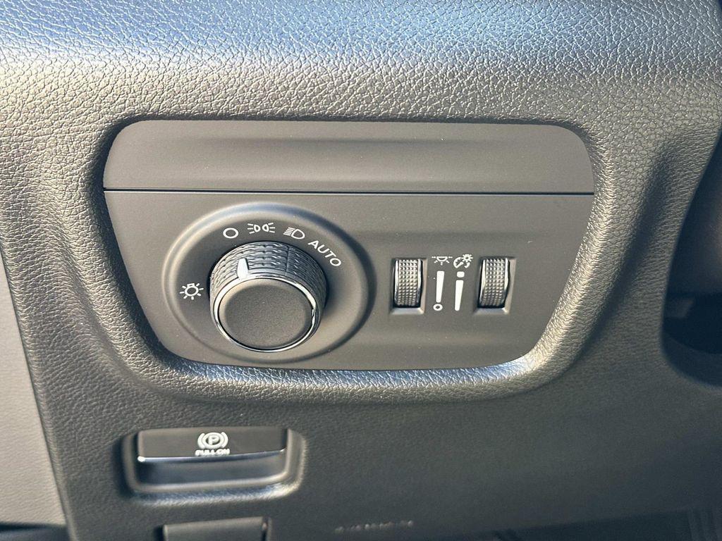 new 2025 Jeep Grand Cherokee L car, priced at $39,165