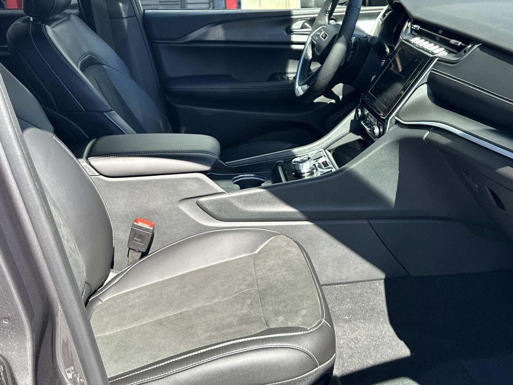 new 2025 Jeep Grand Cherokee L car, priced at $39,165