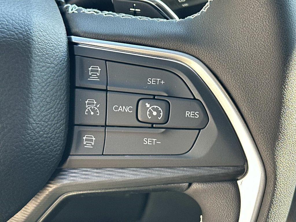 new 2025 Jeep Grand Cherokee L car, priced at $39,165