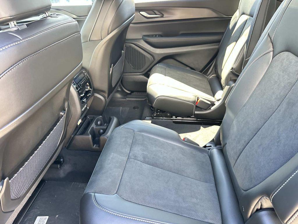 new 2025 Jeep Grand Cherokee L car, priced at $39,165