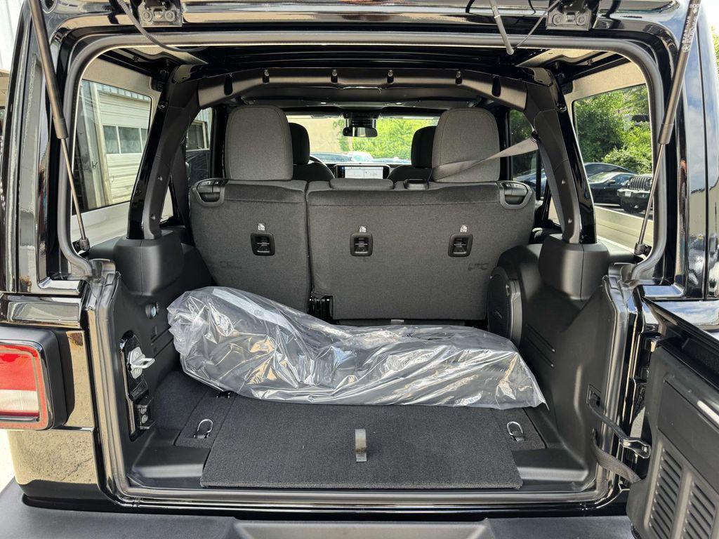 new 2025 Jeep Wrangler car, priced at $45,224