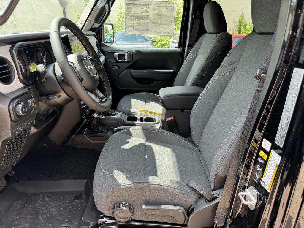 new 2025 Jeep Wrangler car, priced at $45,224