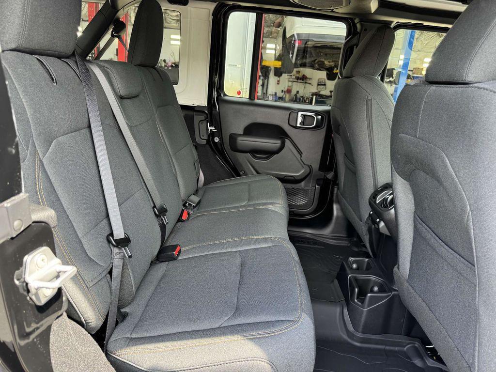 new 2025 Jeep Wrangler car, priced at $45,224