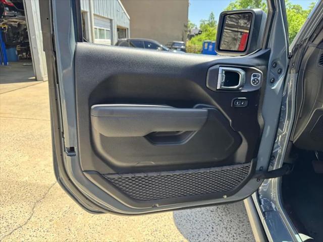 new 2025 Jeep Gladiator car, priced at $41,402