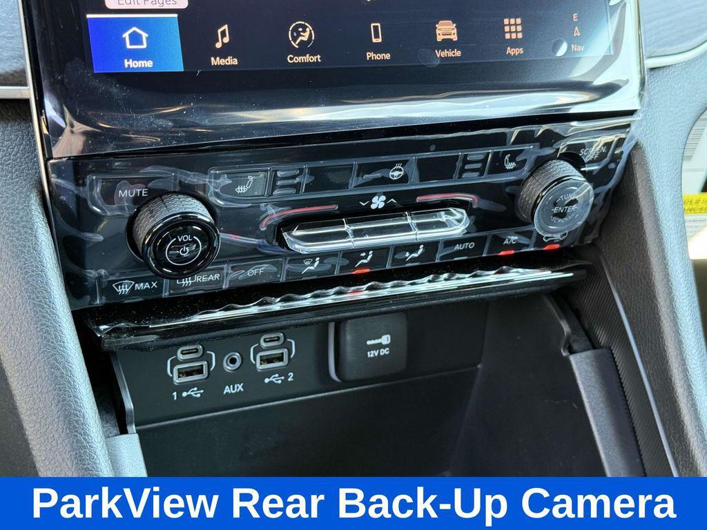new 2025 Jeep Grand Cherokee car, priced at $40,752