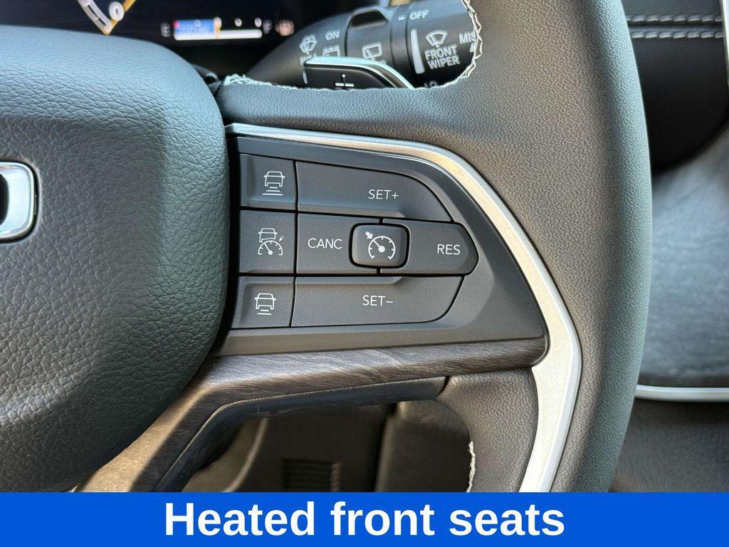 new 2025 Jeep Grand Cherokee car, priced at $40,752